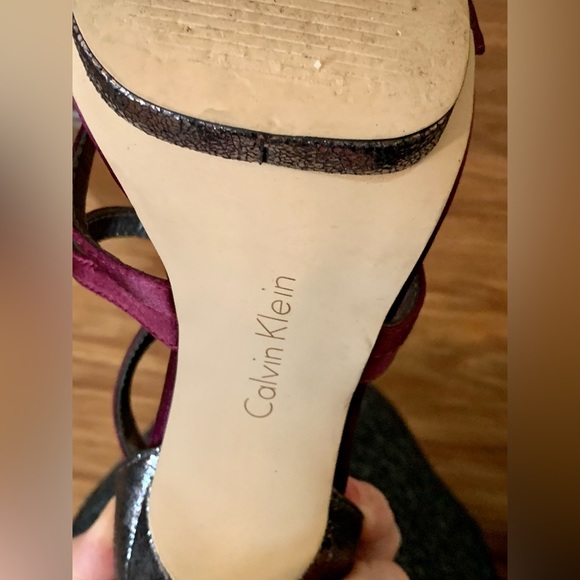 Calvin Klein, Fuchia and Silver High Heels, NWOT, Back zipper, size 6. - Picture 4 of 13